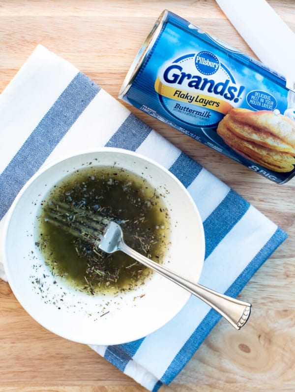 Easy Garlic Herb Parmesan Pull-Apart Biscuits | www.fromvalerieskitchen.com