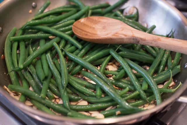 Green Beans with Almonds and Bacon