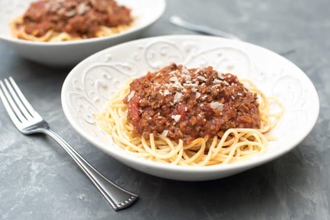 A side shot of the bowls of spaghetti.