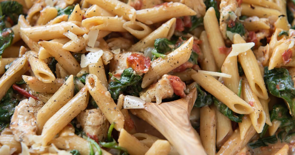Chicken and Spinach Skillet Pasta (30 Minute Meal!) Valerie's Kitchen