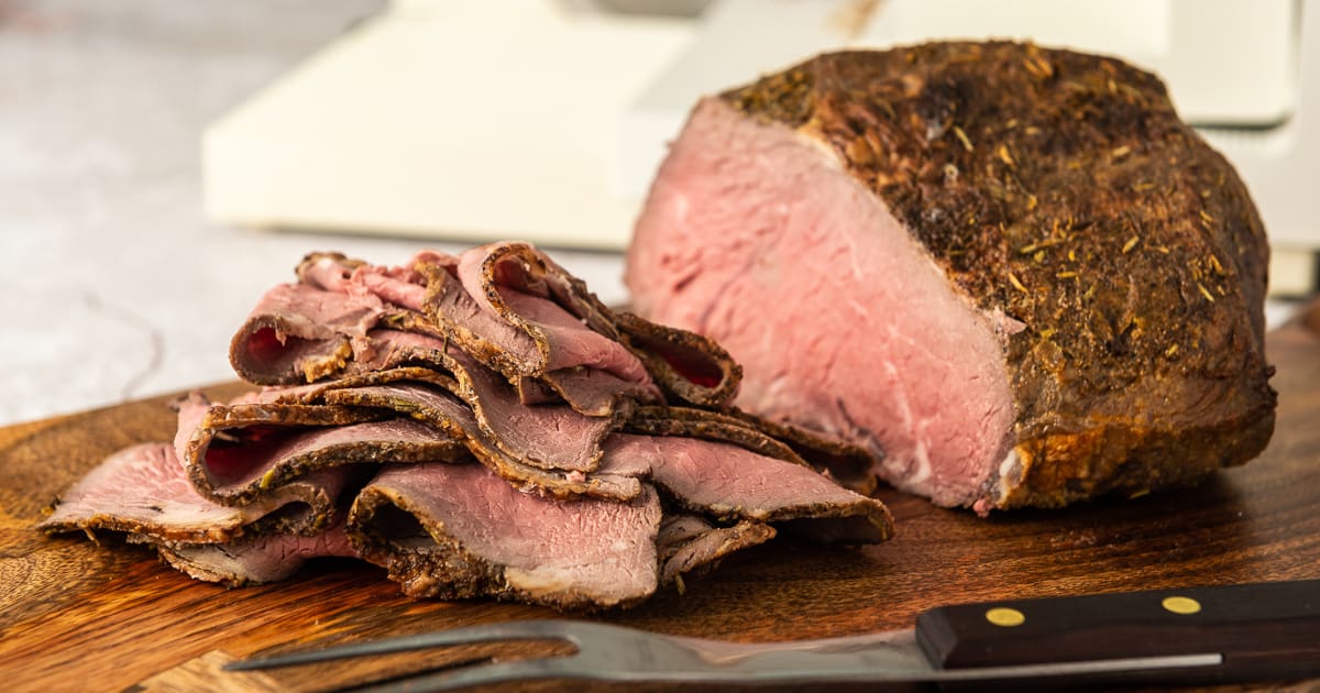 https://www.fromvalerieskitchen.com/wordpress/wp-content/uploads/2021/01/Deli-Style-Roast-Beef-social-6.jpg