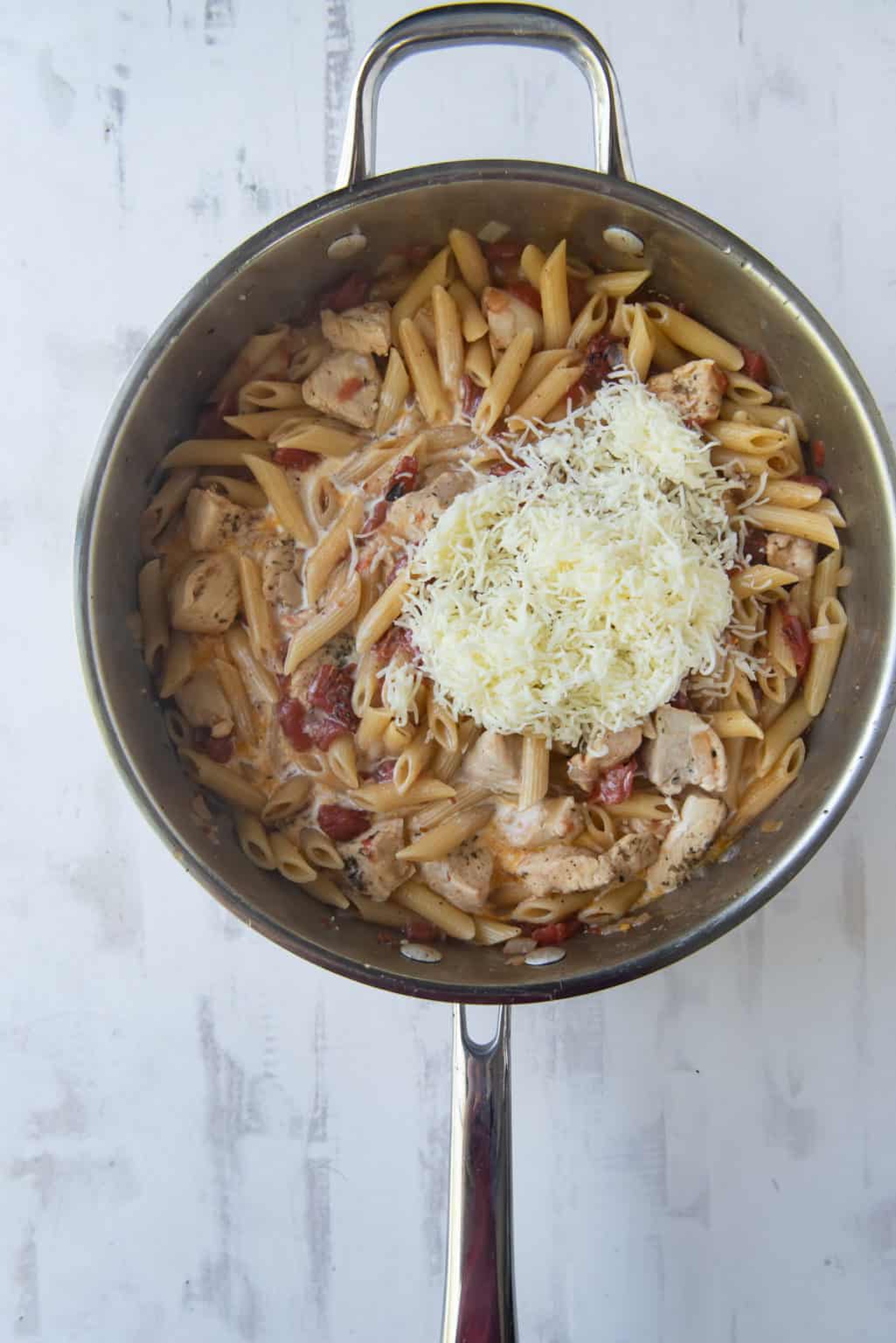 Chicken and Spinach Skillet Pasta (30 Minute Meal!) Valerie's Kitchen